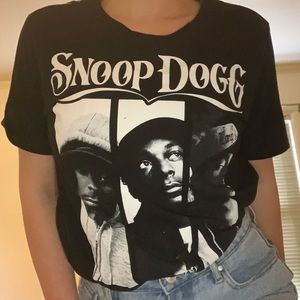 Black snoop dog T-shirt
